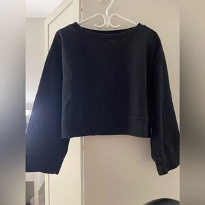 ARITZIA CROPPED CREW
- little moon by aritzia
SIZE 3